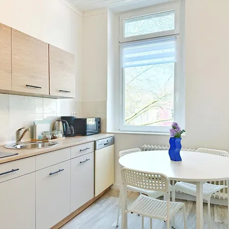 2-z N4 Fuer 5 Pers, 3 Ez Und 1db Lage, Naehe Hbf, Messe Dus