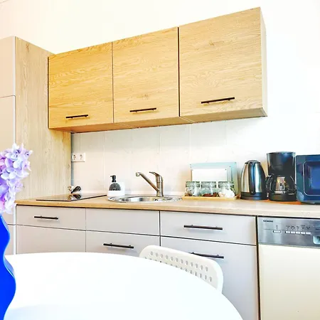 Apartment 2-z N4 Fuer 5 Pers, 3 Ez Und 1db Lage, Naehe Hbf, Messe Dus *