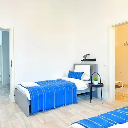 2-z N4 Fuer 5 Pers, 3 Ez Und 1db Lage, Naehe Hbf, Messe Dus Apartment Krefeld