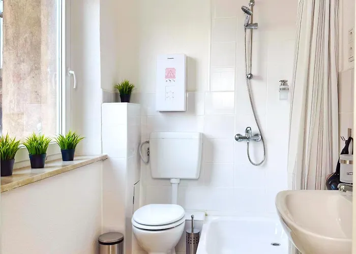 2-z N4 Fuer 5 Pers, 3 Ez Und 1db Lage, Naehe Hbf, Messe Dus *