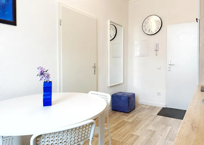 2-z N4 Fuer 5 Pers, 3 Ez Und 1db Lage, Naehe Hbf, Messe Dus Apartment *